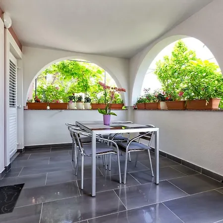 Jelena, 3* Mali Losinj
